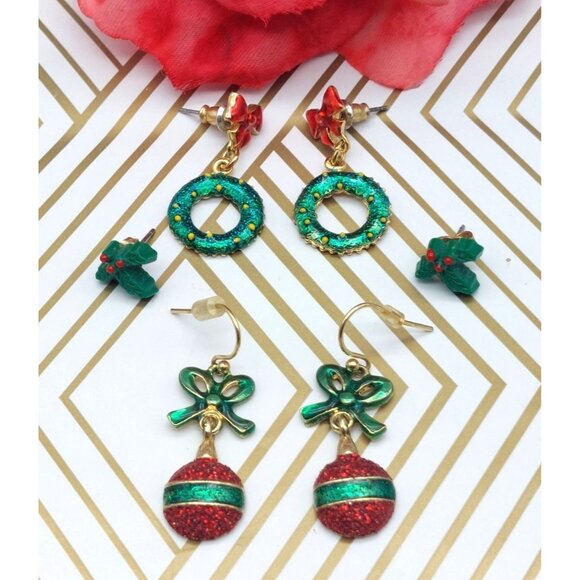 Cute Lot of 3 CHRISTMAS Earrings Dangle Ornament Holly Studs and Wreaths & Bows - Picture 1 of 10